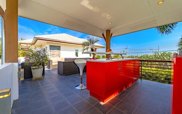 3 Bed Pool Villa in Great Location - STV