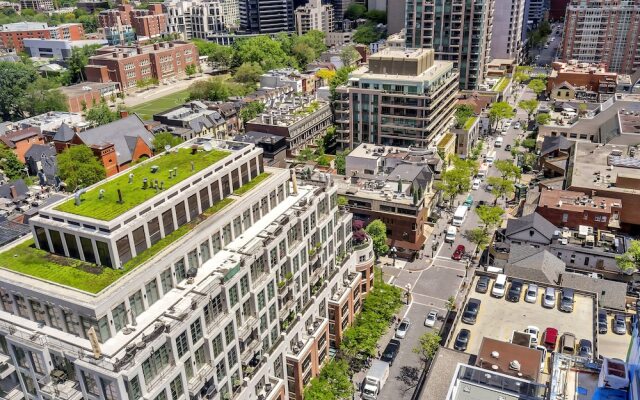 Yorkville Plaza by QuickStay