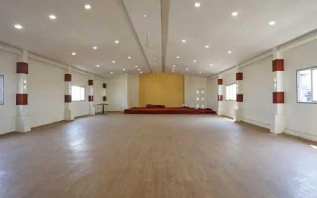 OYO Premium Bhosari MIDC