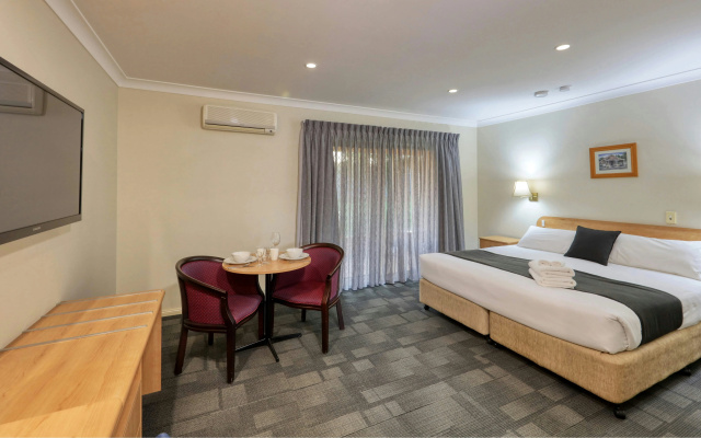 Bushmans Motor Inn – Guest Rooms – Parkes