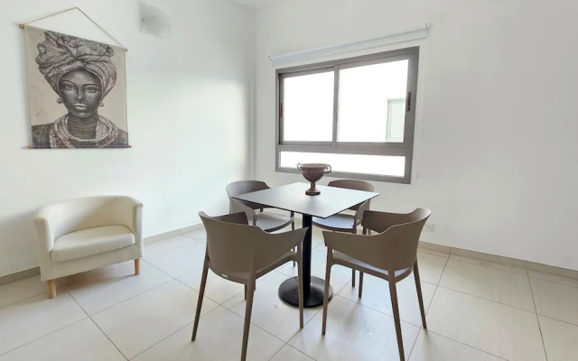 Phaedrus Living Ledras Residences 203