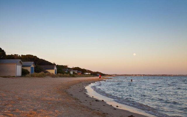 Rest @ Rye Beach House