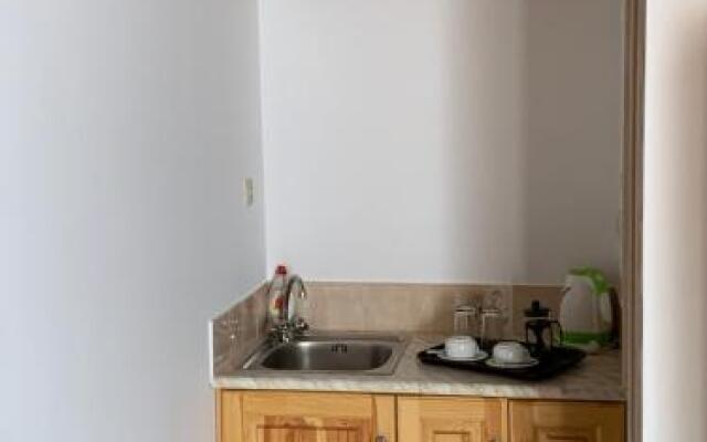 Glaros Guesthouse