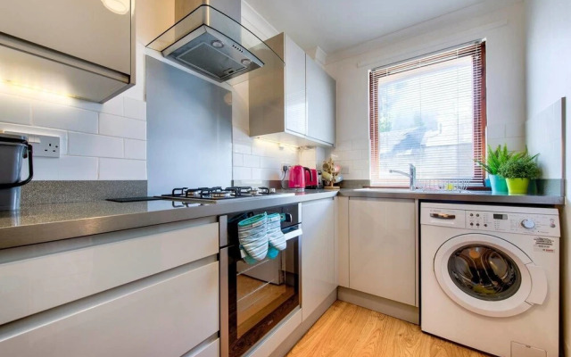 Charming and Quiet 3-bed House Near City Centre