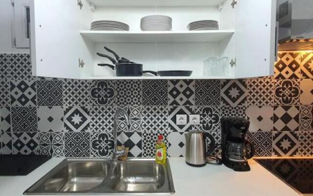 Athens: Center / Walking Distance / Big Balcony