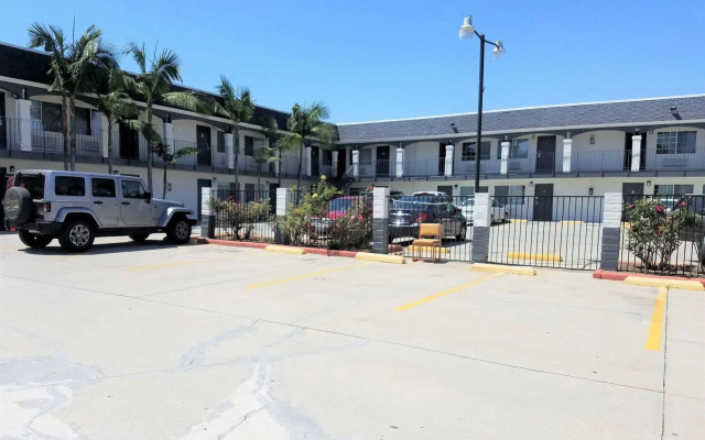 Value Inn Bellflower
