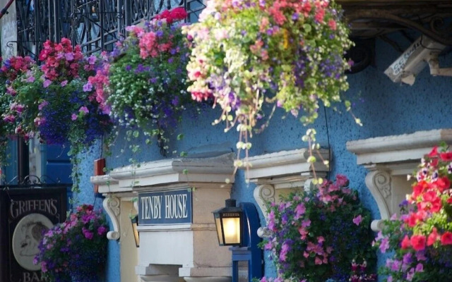 hotelImage
