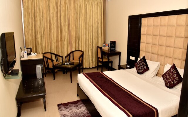 OYO 2148 Hotel Metro 43
