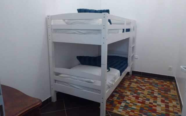 Maisons entières dans grand domaine