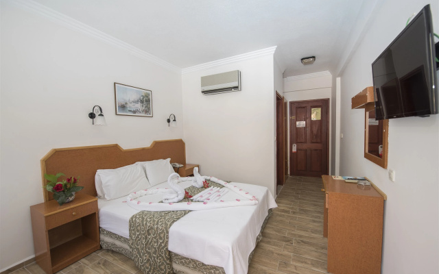 Belcehan Beach Hotel
