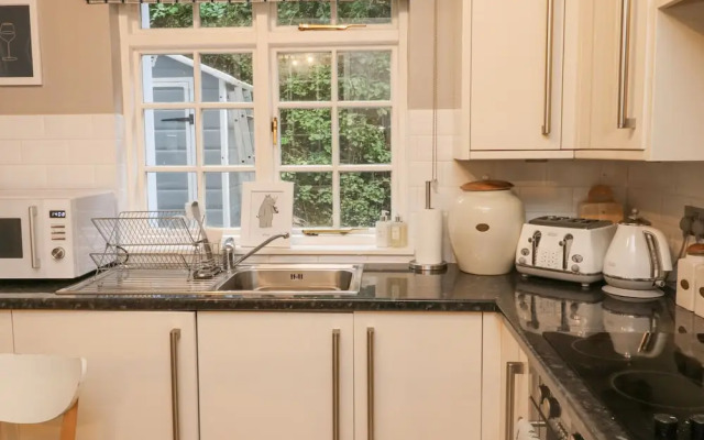6 Hillside Terrace