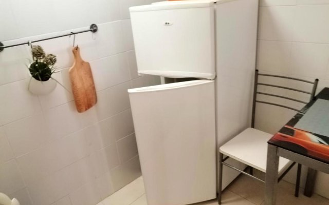 Apartment with one bedroom in Lisboa with WiFi 5 km from the beach