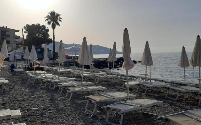 ALMAREDASEDY1-Appartamento 50m dalla spiaggia con posto auto