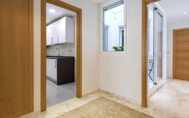 Brand New 2 Bd Apartment Near Cathedral - Vinuesa II