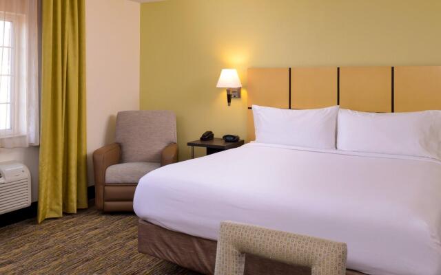Candlewood Suites Bloomington-Normal