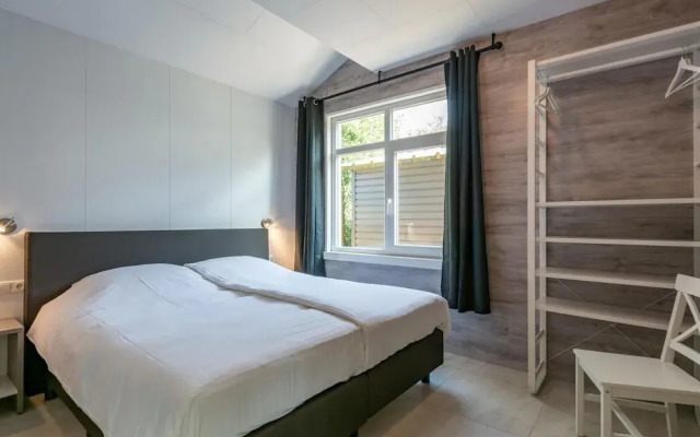 Detached Holiday Bungalow With Garden