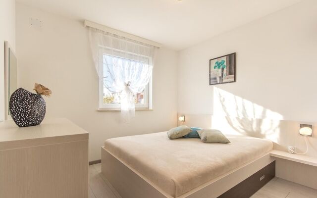 Nice Home in Medulin With Wifi and 3 Bedrooms