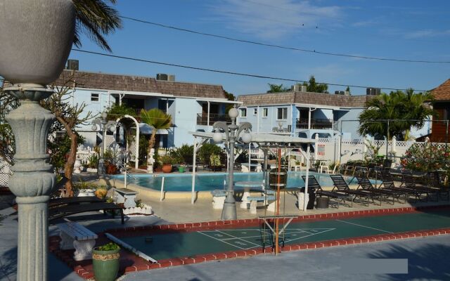 Twins Inn & Apartments