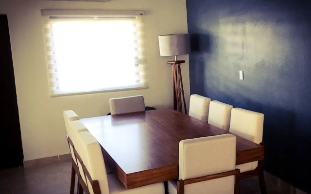 Big House Pool Grill, 4 Bedrooms 12 ppl AC Ocean View TV Wifi