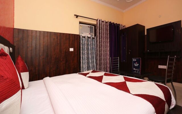 OYO 11556 Om Guest House Residency