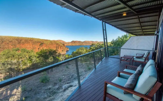 Discovery Resorts- Lake Argyle