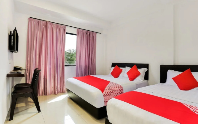 Super OYO 89495 Rich Hotel