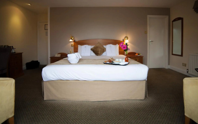 Warren Lodge Hotel
