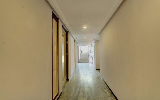 OYO 24579 Flagship Hotel Padmam