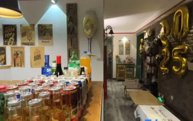 Dacheng Xiaoyuan Hostel (Zhengzhou High-speed Railway East Station MixC Store)