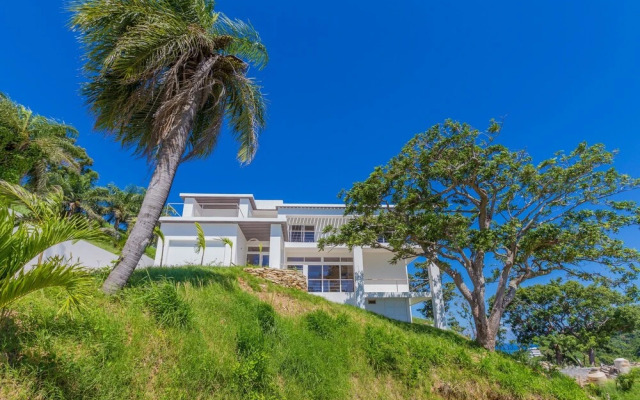 Casa de Cristal House 4 Bedrooms 3.5 Bathrooms Home