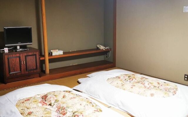 Shiozawa Onsen Shichihokan