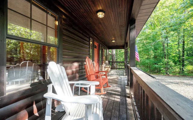 Sunset Ridge Cozy Cabin for 6