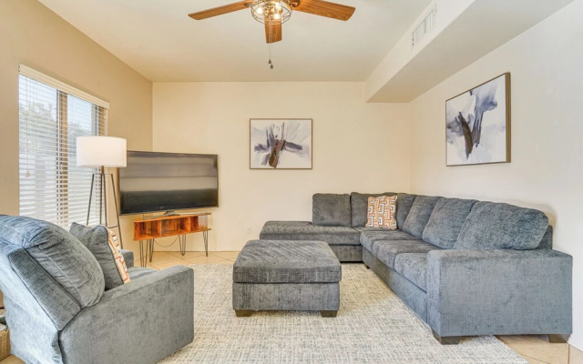 Heated Pool, Pets Welcome: Surprise Snowbird Haven