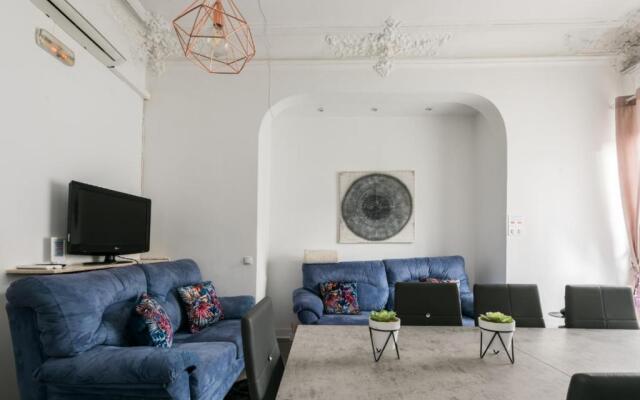 M&F 7 Rooms/7 Bathrooms Over Gran Via