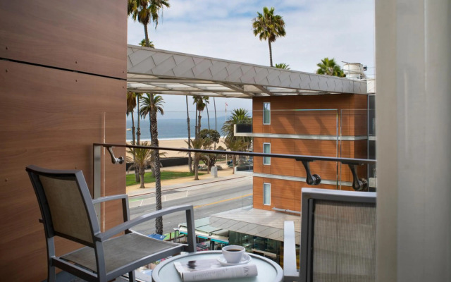 Shore Hotel