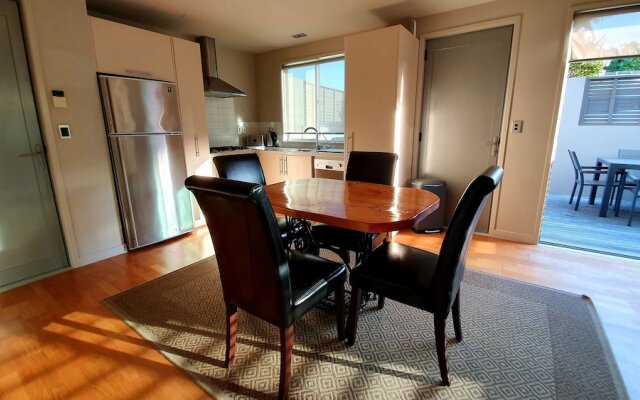 Private 2 Bedroom at the Mount main Beach