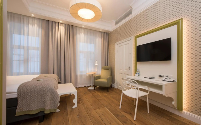 Lydia Hotel