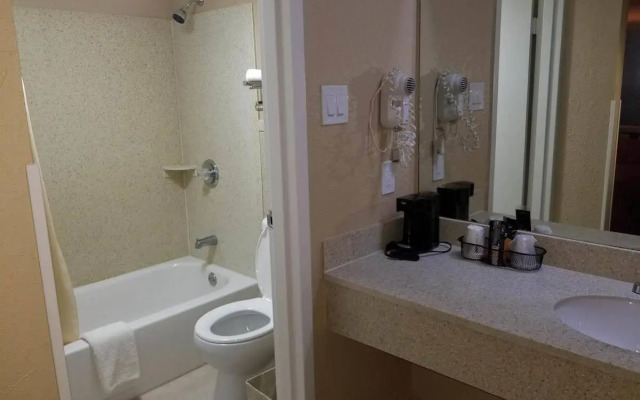 Days Inn by Wyndham Perry Near Fairgrounds