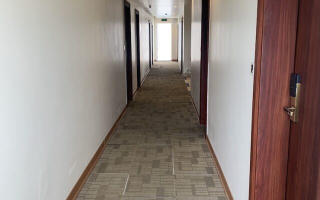 Lotus Hotel & Apartment