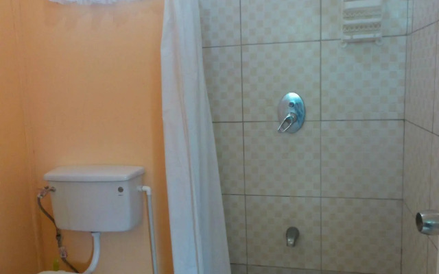 Capt. Harris Suites