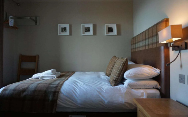 Lochside hotel