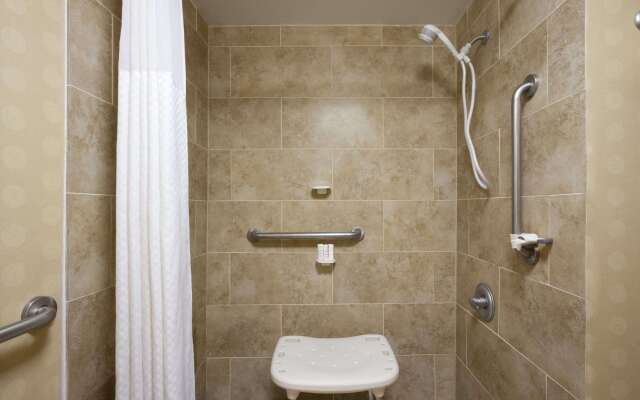 Super 8 by Wyndham Calhoun