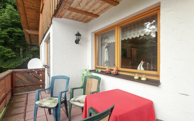 Beautiful Apartment in Lauterbach ot Fohrenbhl With Garden