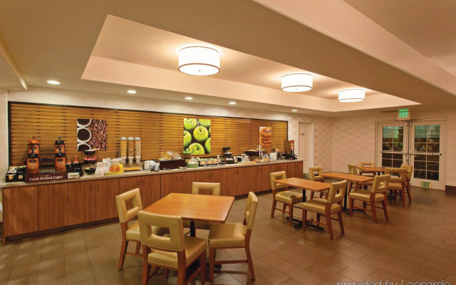Fairfield by Marriott Inn & Suites Fresno River Park