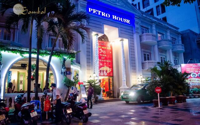 Petro House Hotel