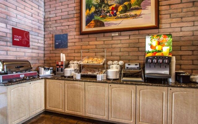 Comfort Suites Tucson near Sabino Canyon