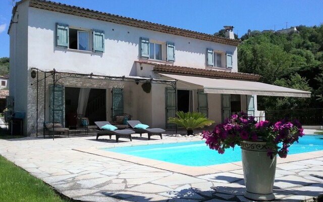 Peaceful Villa in Saint Paul de Vence With Swimming Pool