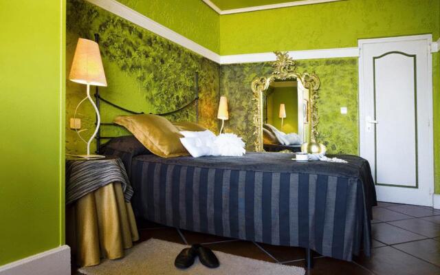 Отель El Castillo de los Locos