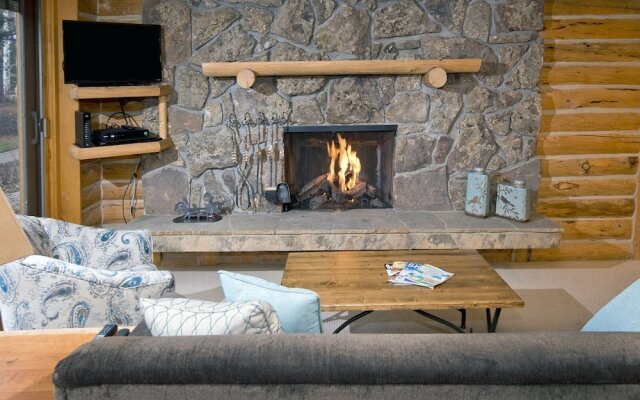 Village Center Condo 1G