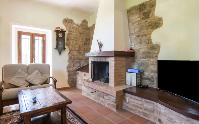 Villa in Tavoleto With Pool